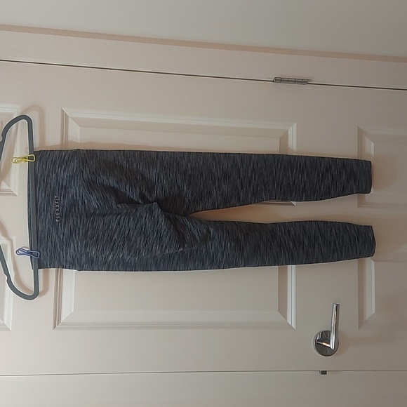 Flexxfit leggings - Picture 2 of 4